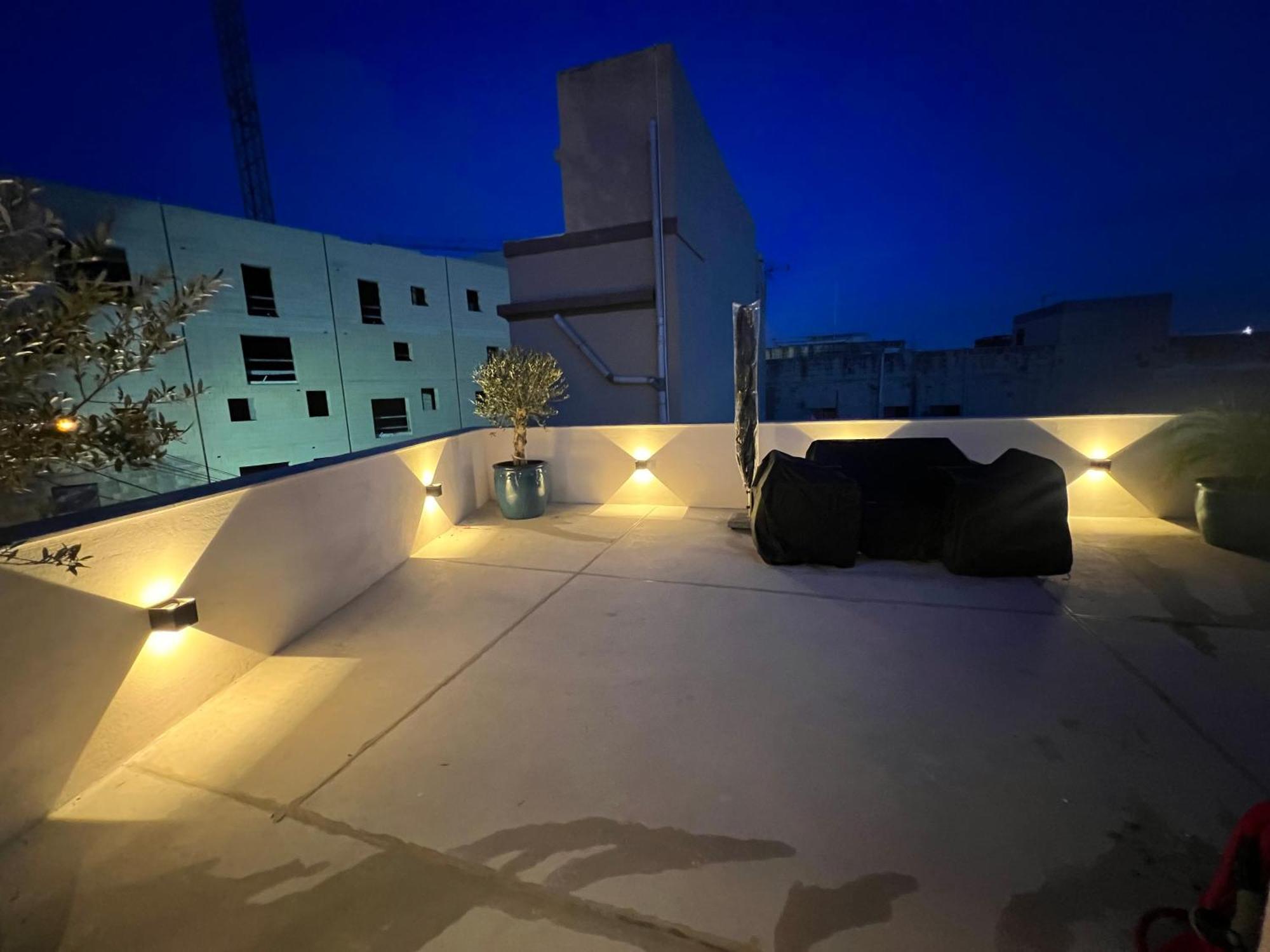 Dar Barbara Duplex 2 Double Bedrooms,2 Sofa Beds Large House With Terrace Roof Views Of Valletta Cospicua Exterior photo