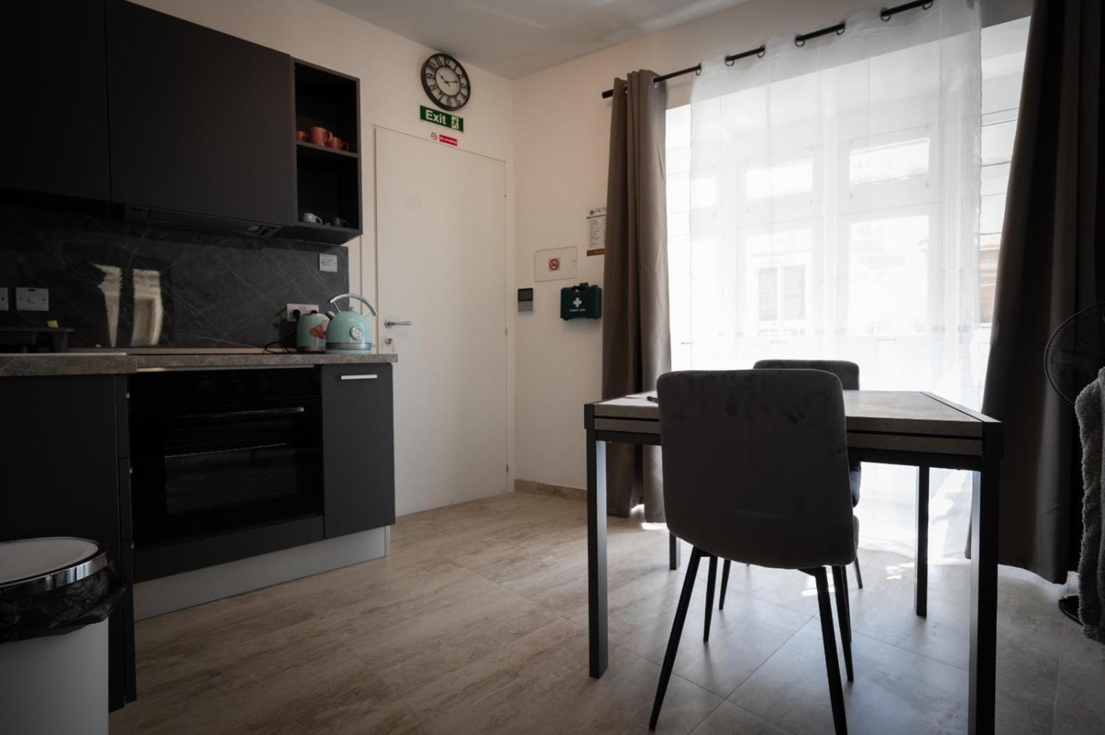 Dar Barbara Duplex 2 Double Bedrooms,2 Sofa Beds Large House With Terrace Roof Views Of Valletta Cospicua Exterior photo